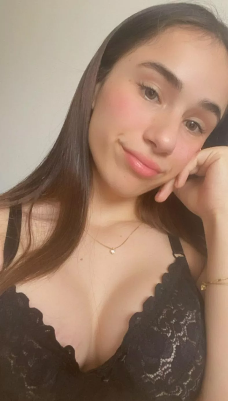 Adorable enough to date or just fuck? 😩