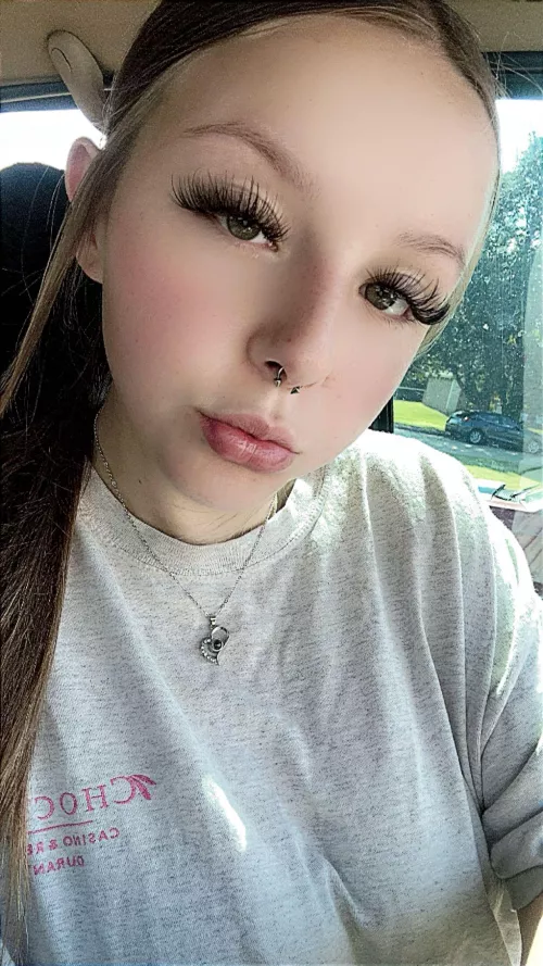 angelic face, devilish mind