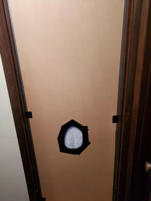 Anon gloryhole open all day!