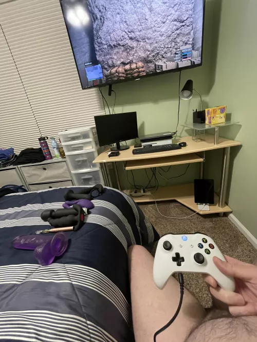 Anyone down for late night gaming on Xbox?? 