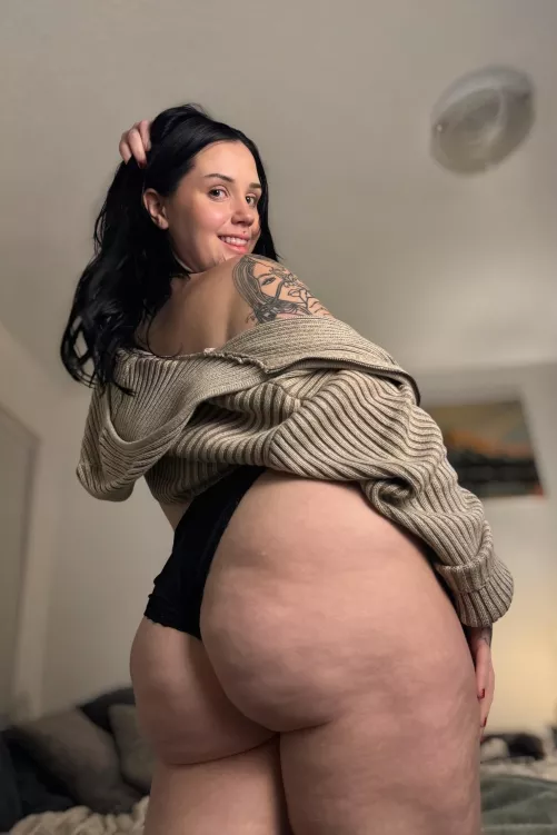 Are thick milfs your type?