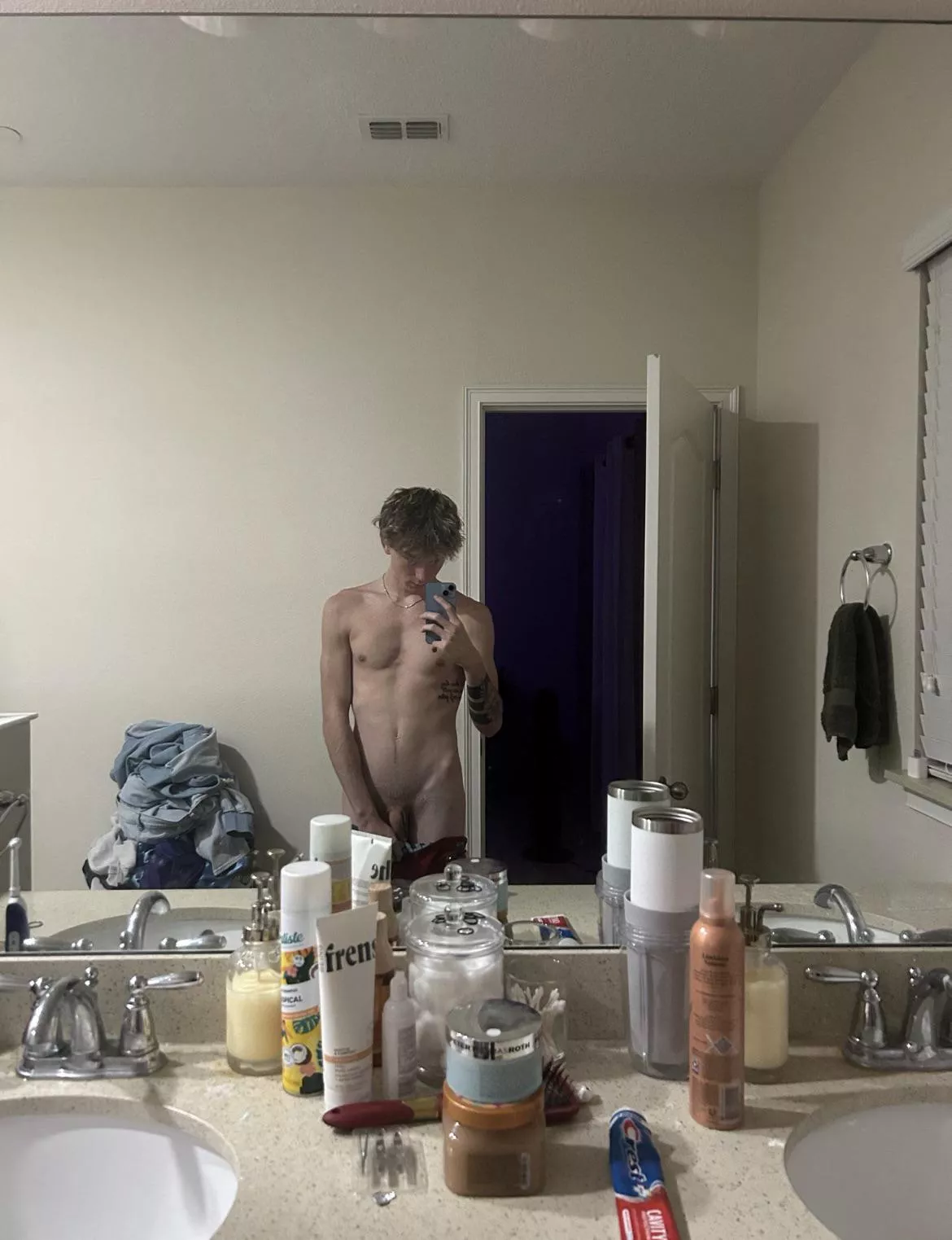 Ask for my cashapp in DMs , because you’re sending me $30 to supply my weed this week 😈 master has to smoke!