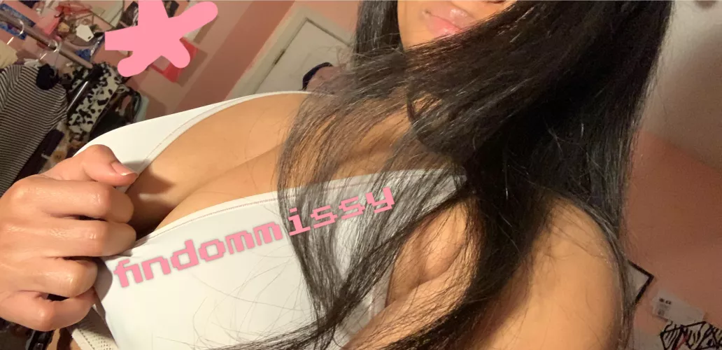 attention freaks!! upvote and comment your size for a free task🦶🏼