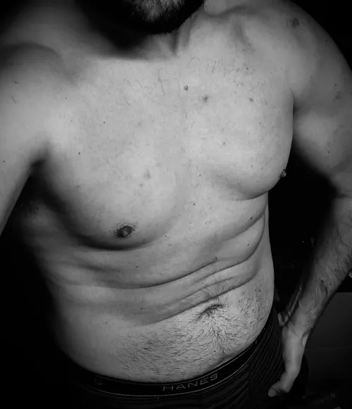 Been a lil bit and been working out this is my new bod. Any women or wives wanna touch it. Just let me know, I’m going to bed after that workout🥵 lol