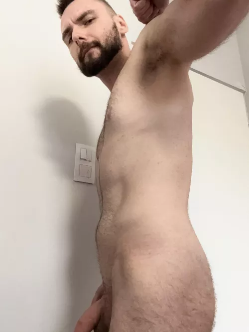 Big bro is gonna teach you how a man should smell like