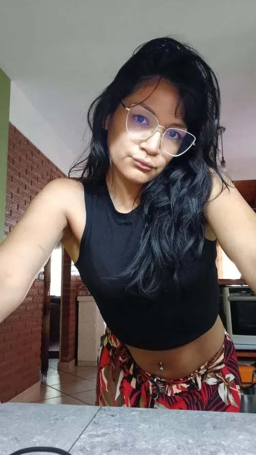 Brunette available for sexting or custom now 