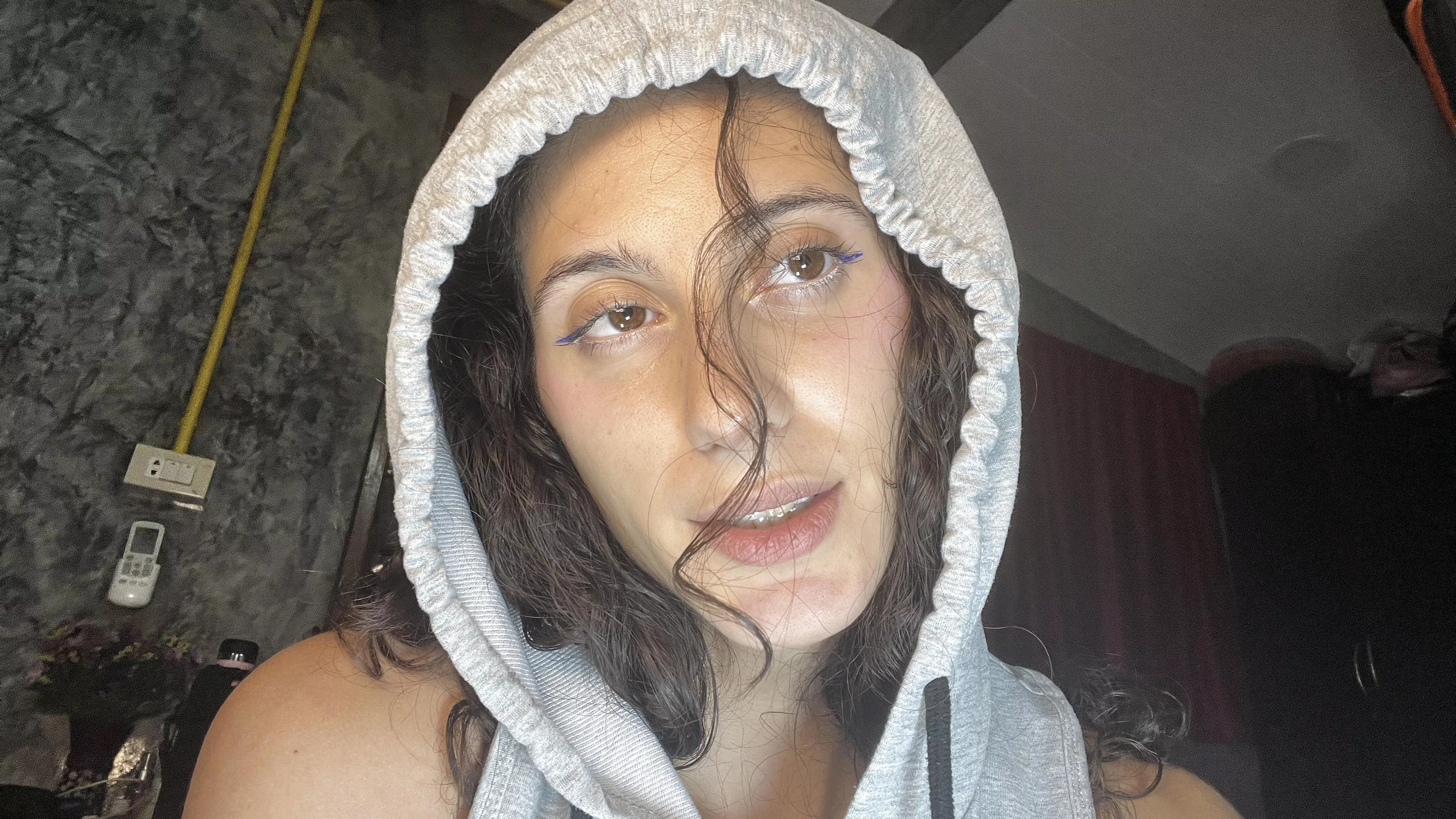 Brunette making her debut❤️