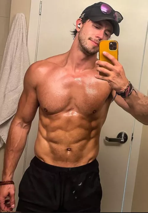 Can dudes post here?