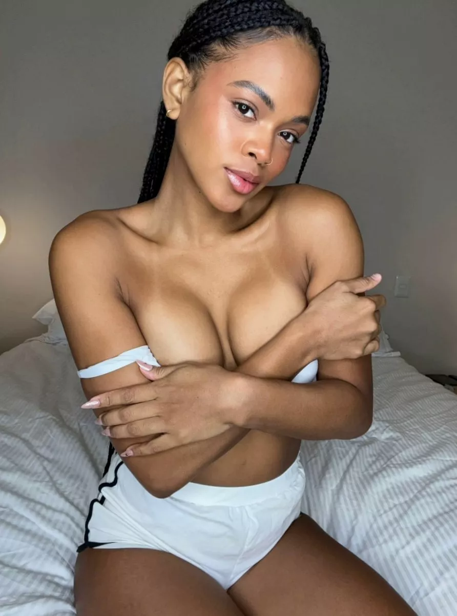 Can I be your dream hottie?