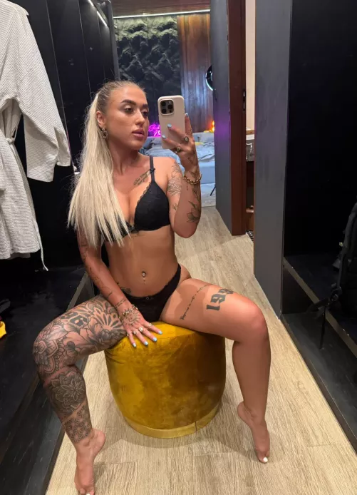 Can I tempt you with my fit goth body?