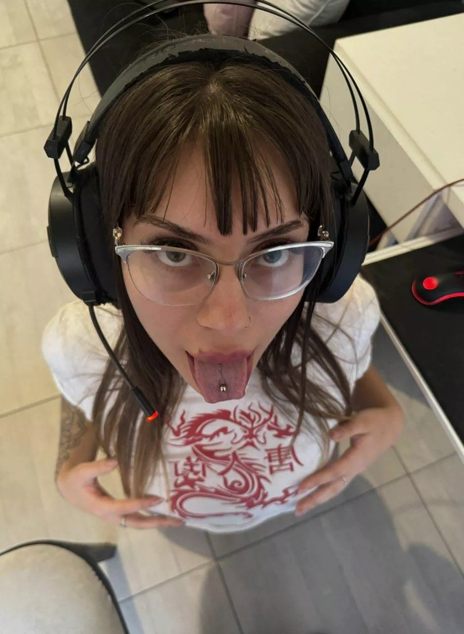 Cover my tongue with your cream 