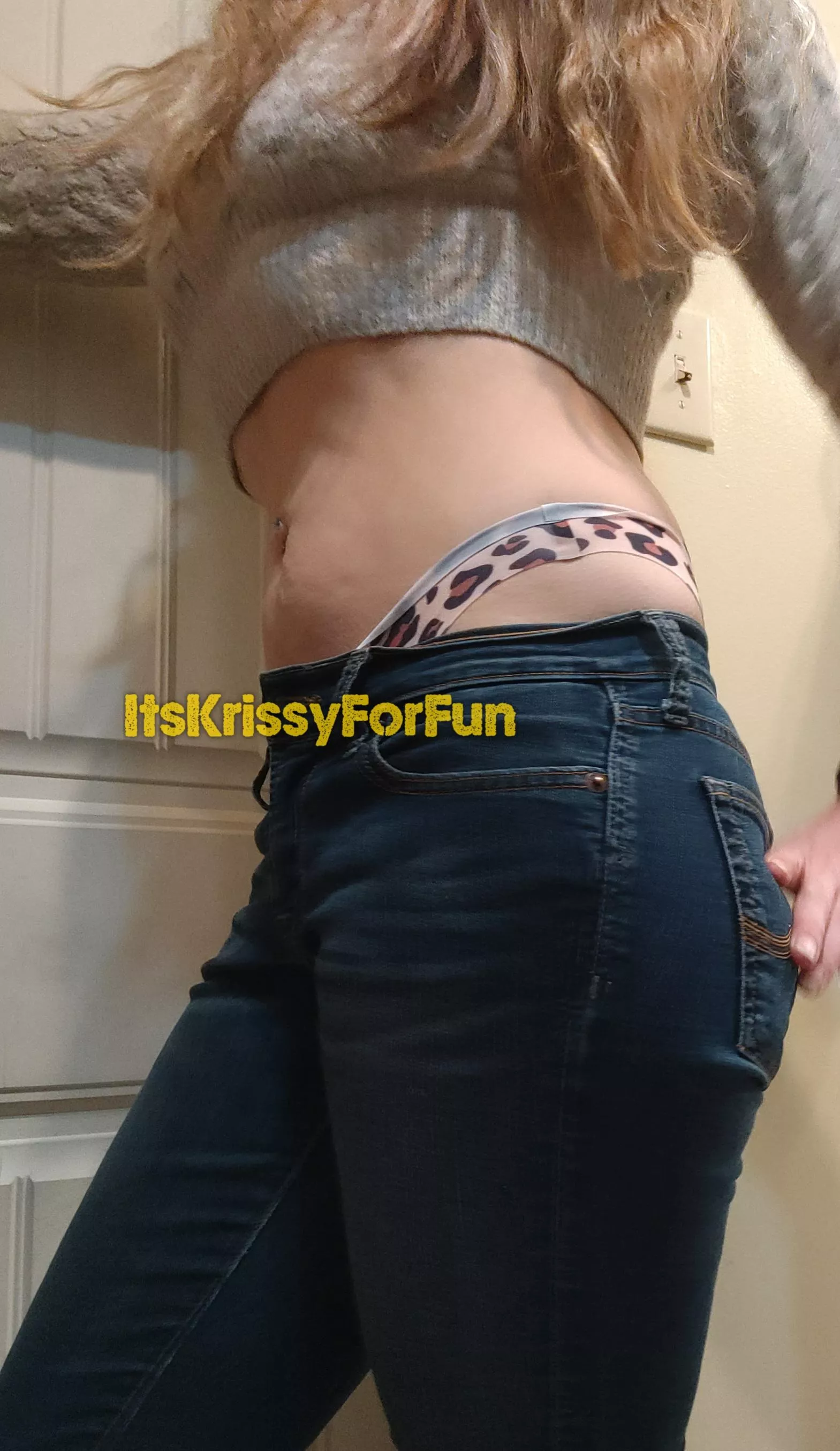 Crop Tops Are The Best For Sidestrap View 