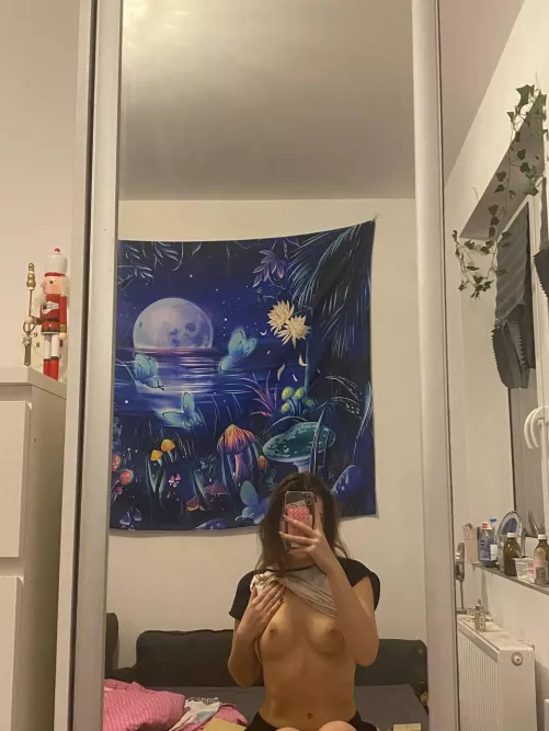 Describe my body with one word
