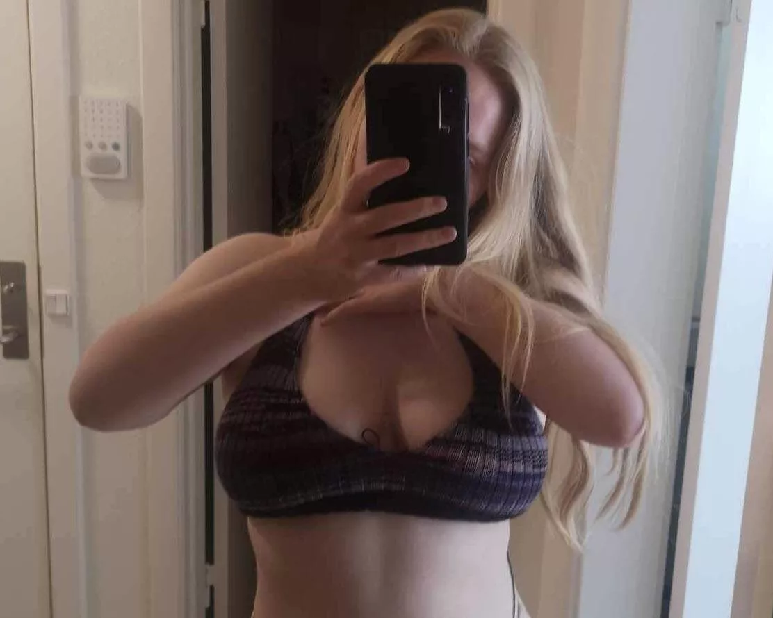 Det interesser jer nok ikke, men jeg strikkede min egen bh 😍