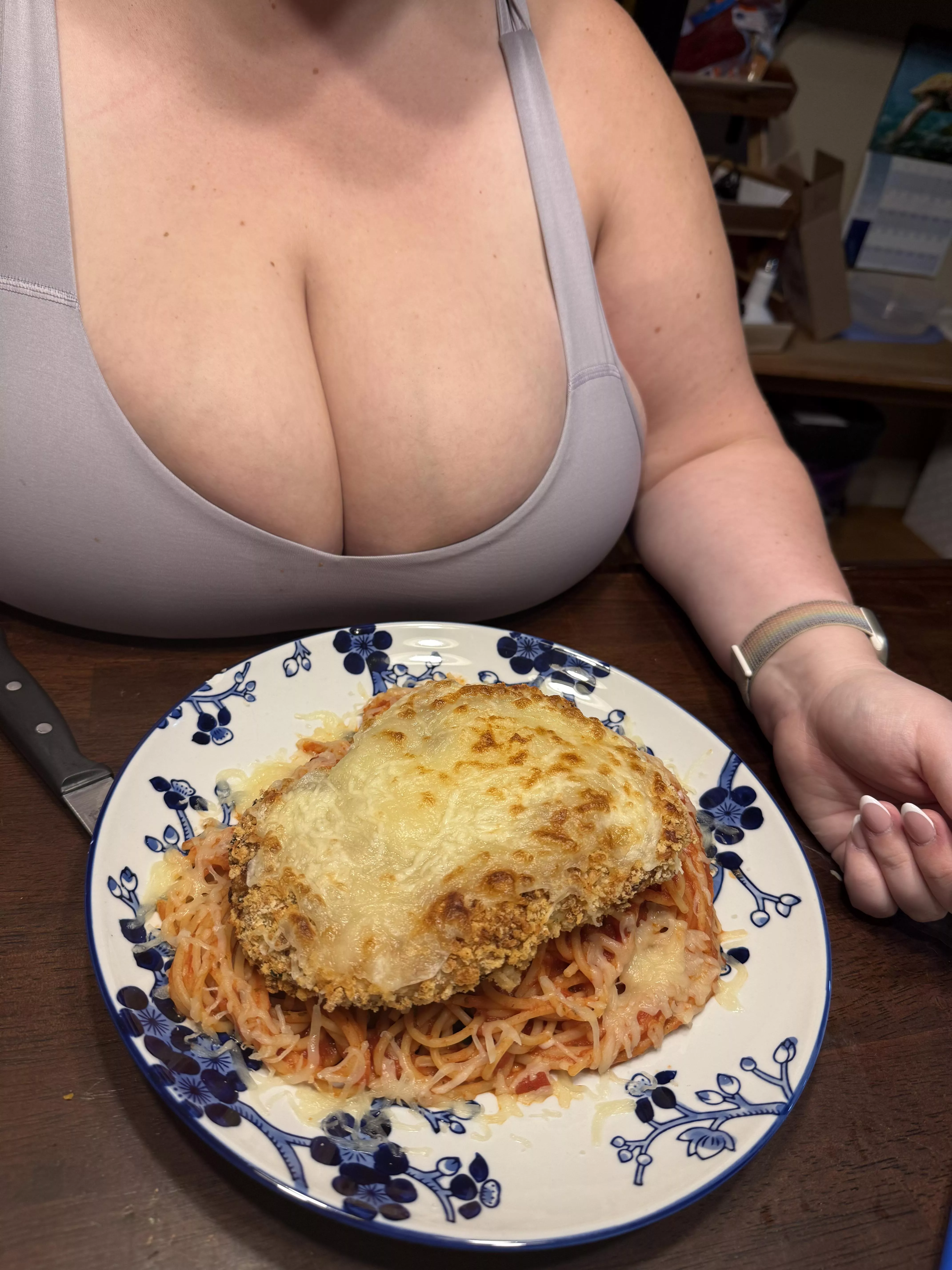 Dinner time distraction 