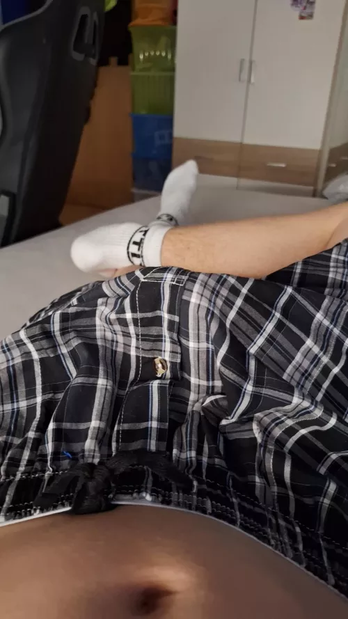 DM to see it without Pants!