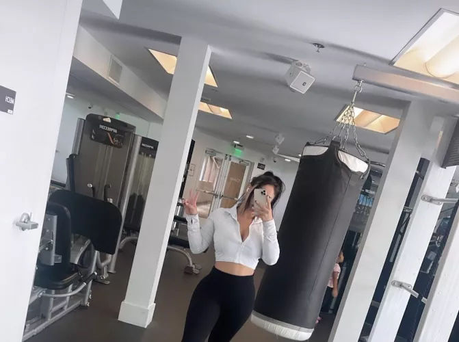 Do you feel that burning desire to serve a hot latina brat that sees you for the pathetic, little thing you are?