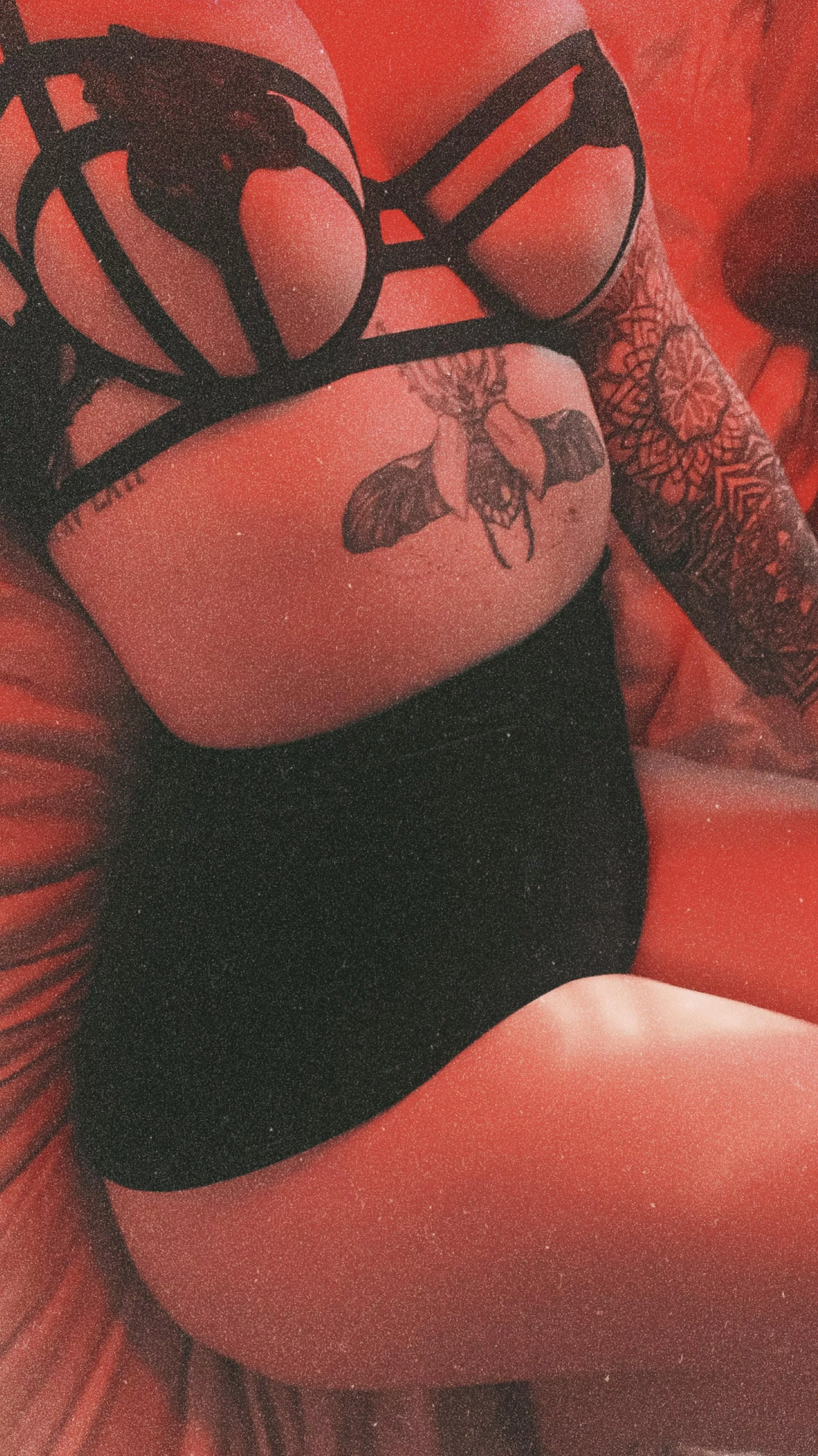 do you like big tiddy goth girls with tattoos 🖤