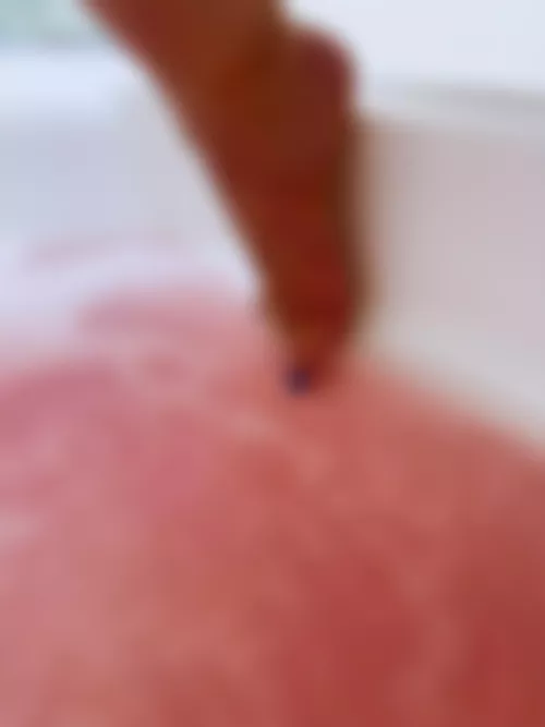 Don’t worry about figuring out what’s in the photo. Good boys just send. 