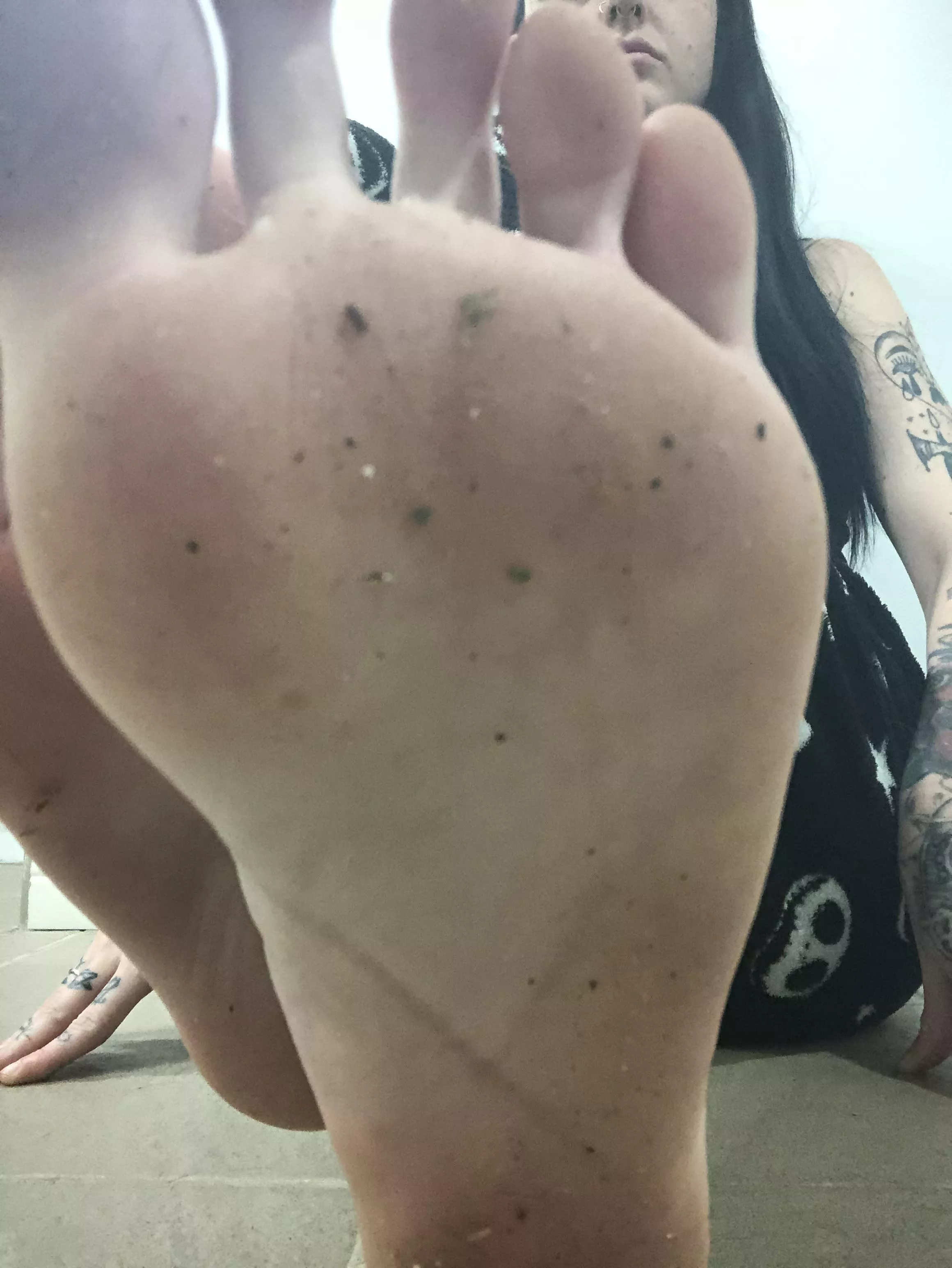 eat the crumbs i want to hear you crunch em