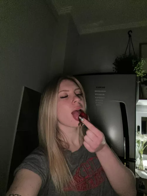 [F4M] Feel like licking something right now instead of this strawberry 