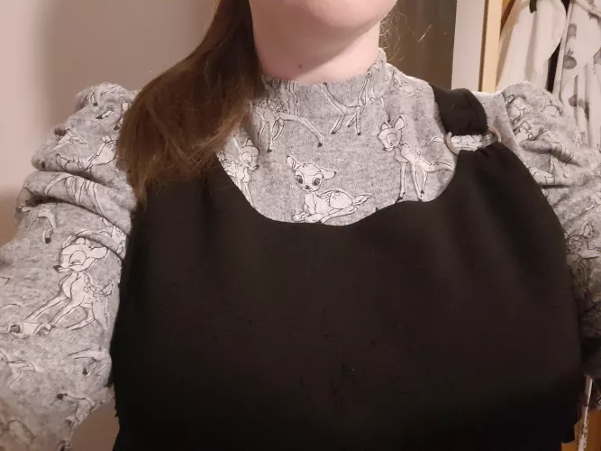 Feel unexpectedly little in my outfit today