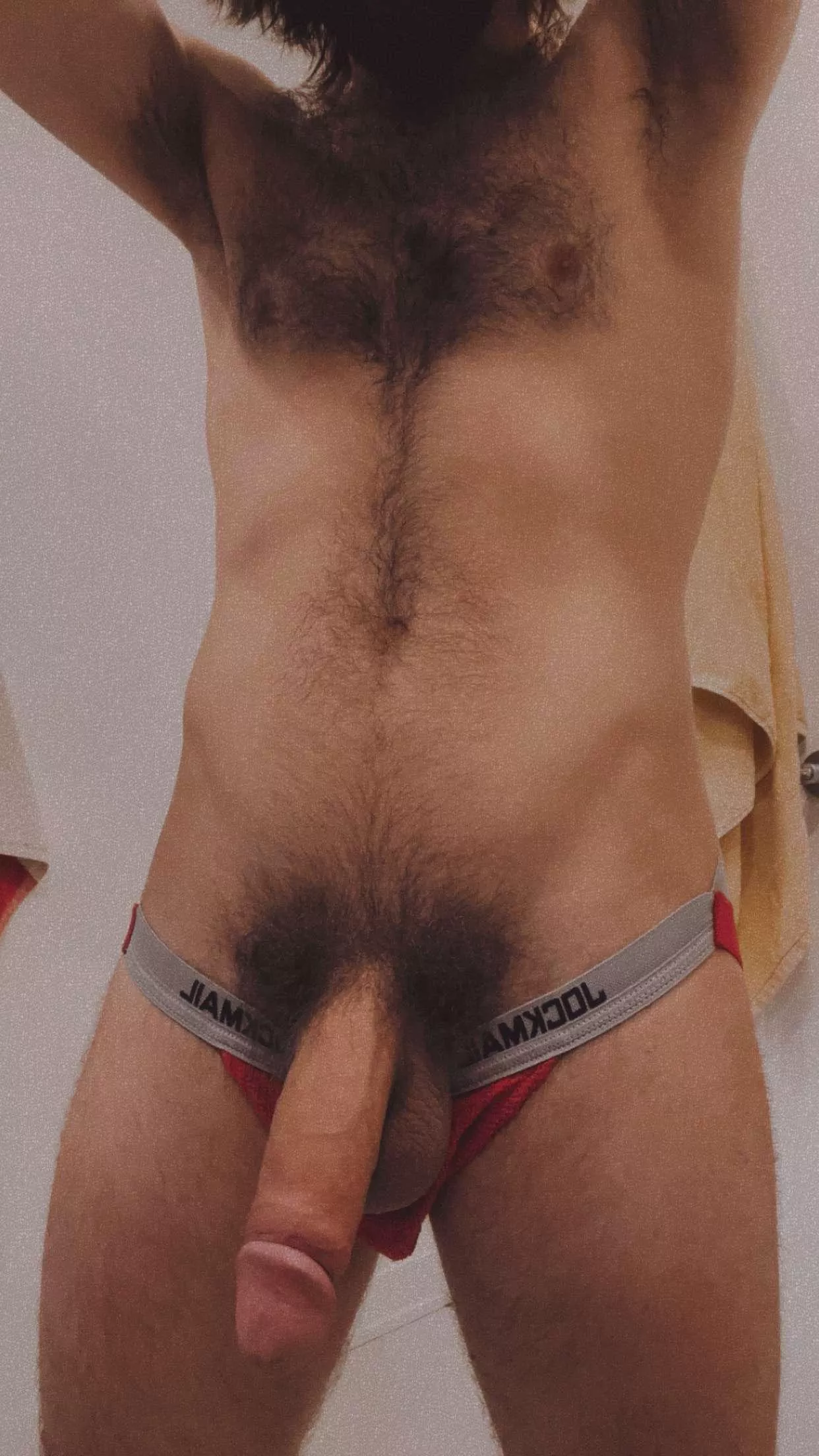 Fuck I want to lick all your pits dudes 😈