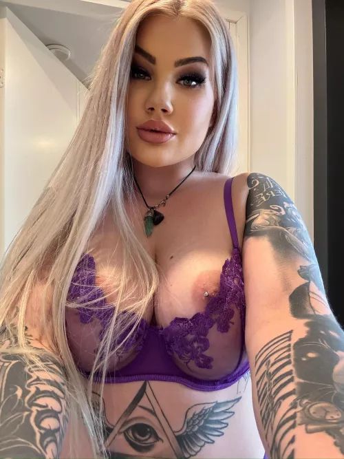 Haluuks leikkii mun kaa? 😈💜