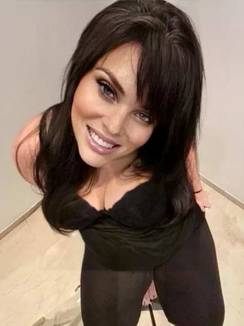 Happy Saturday, my loves! 🌟❤️ Wishing you a snuggly, cuddly day filled with warmth & sexiness 🫦