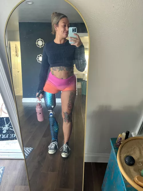 Hiiii there , what’s your name ? 