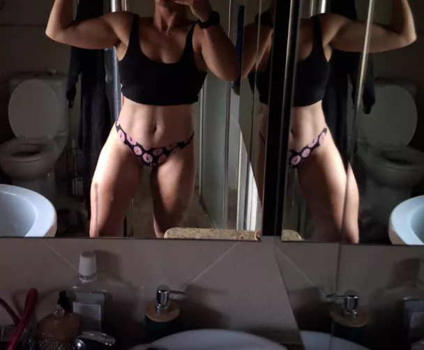 I don't know how to take back pics 