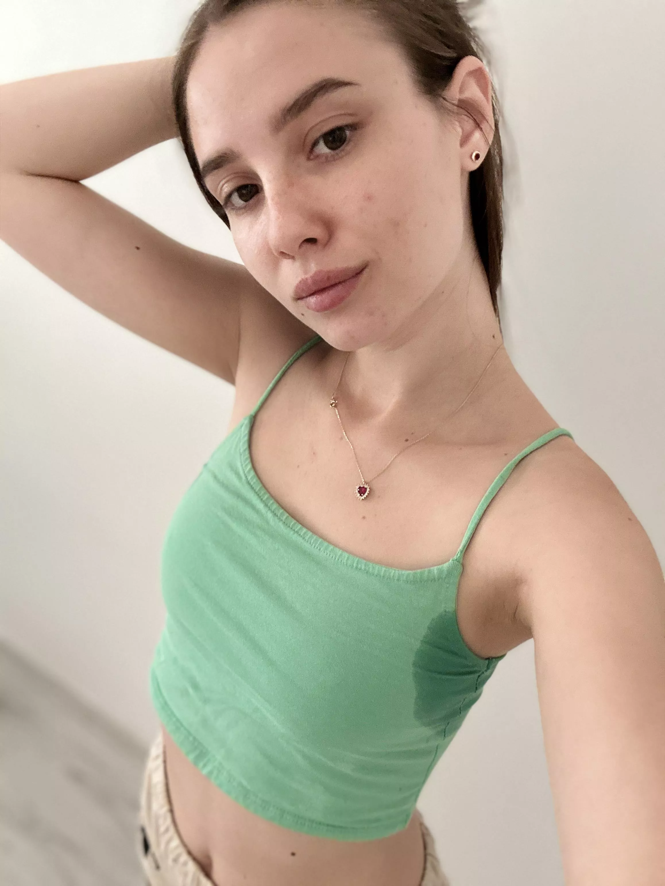 I feel sexy with sweaty armpits