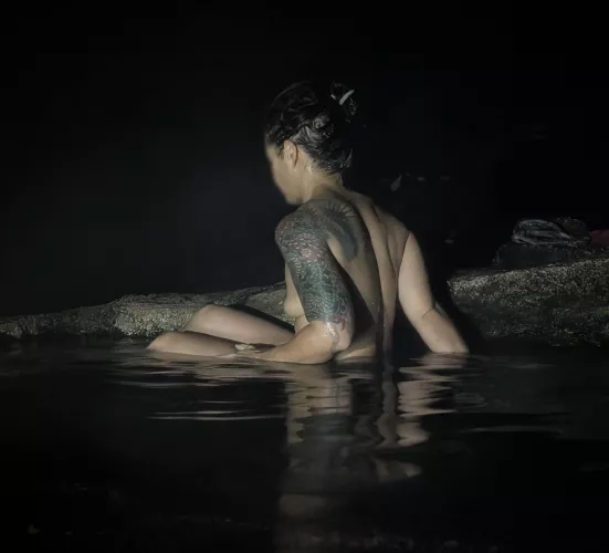 I had a little adventure at the undeveloped hot springs last night