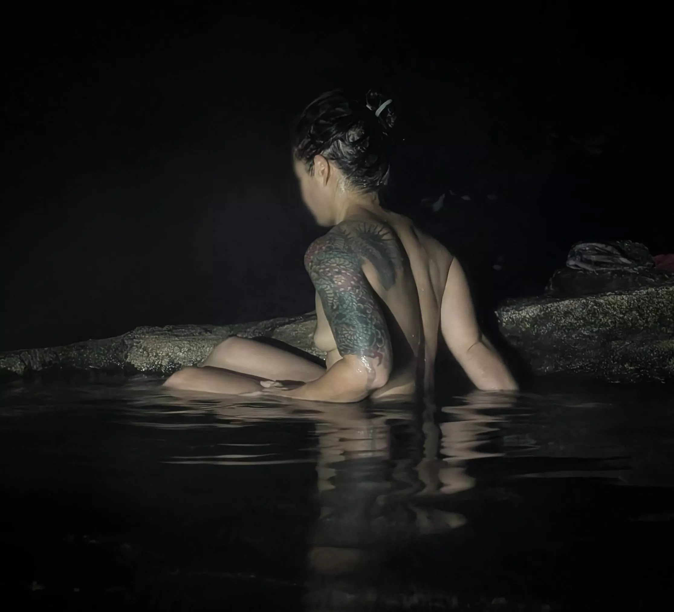 I had a little adventure at the undeveloped hot springs last night