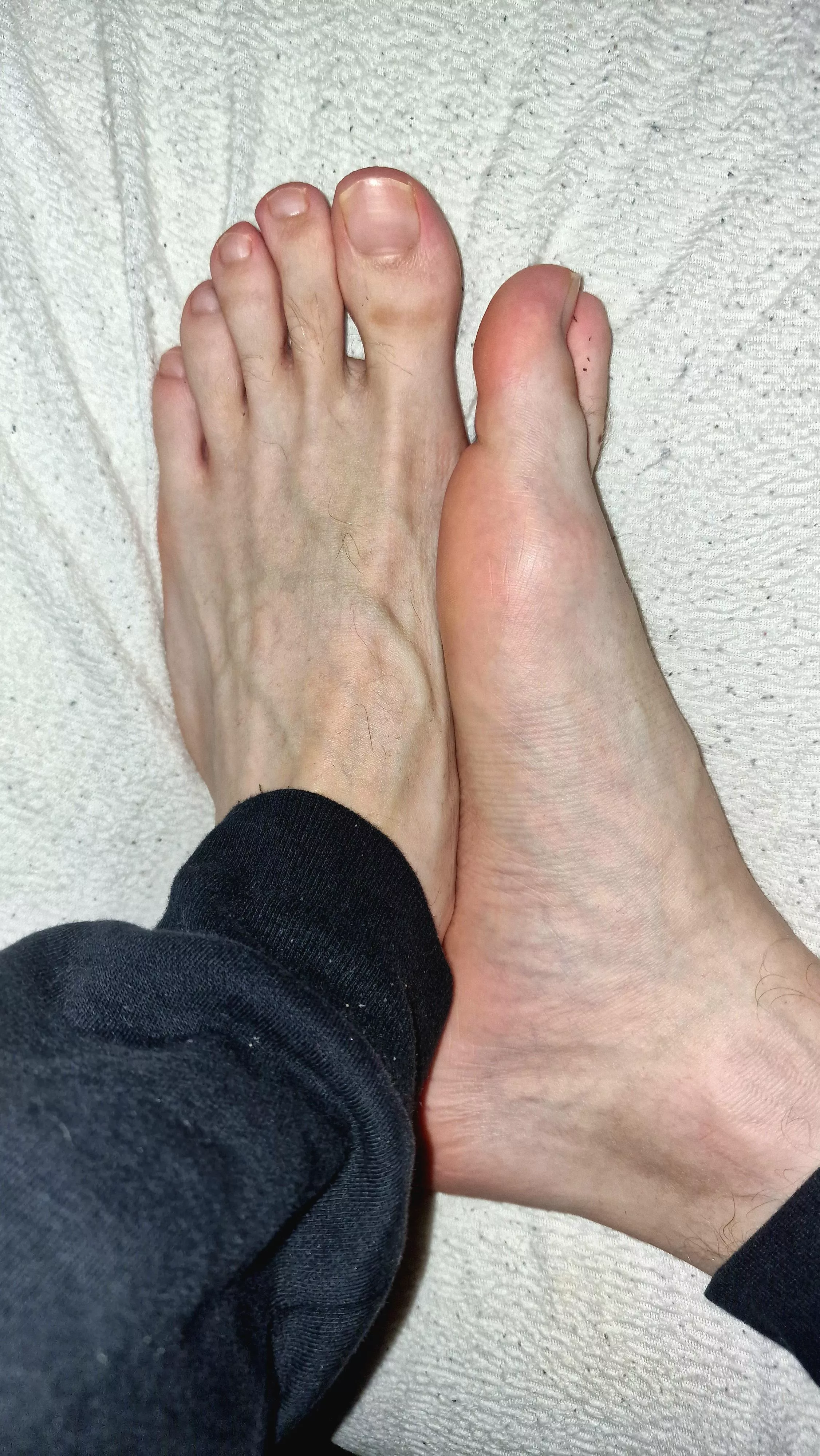 I just want my toes sucked tbh