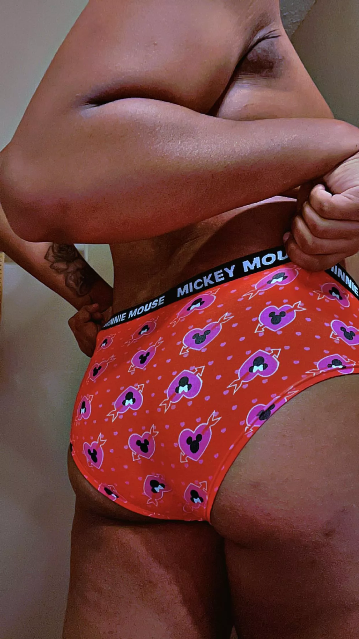 I love Mickey and Minnie Mouse 🍑