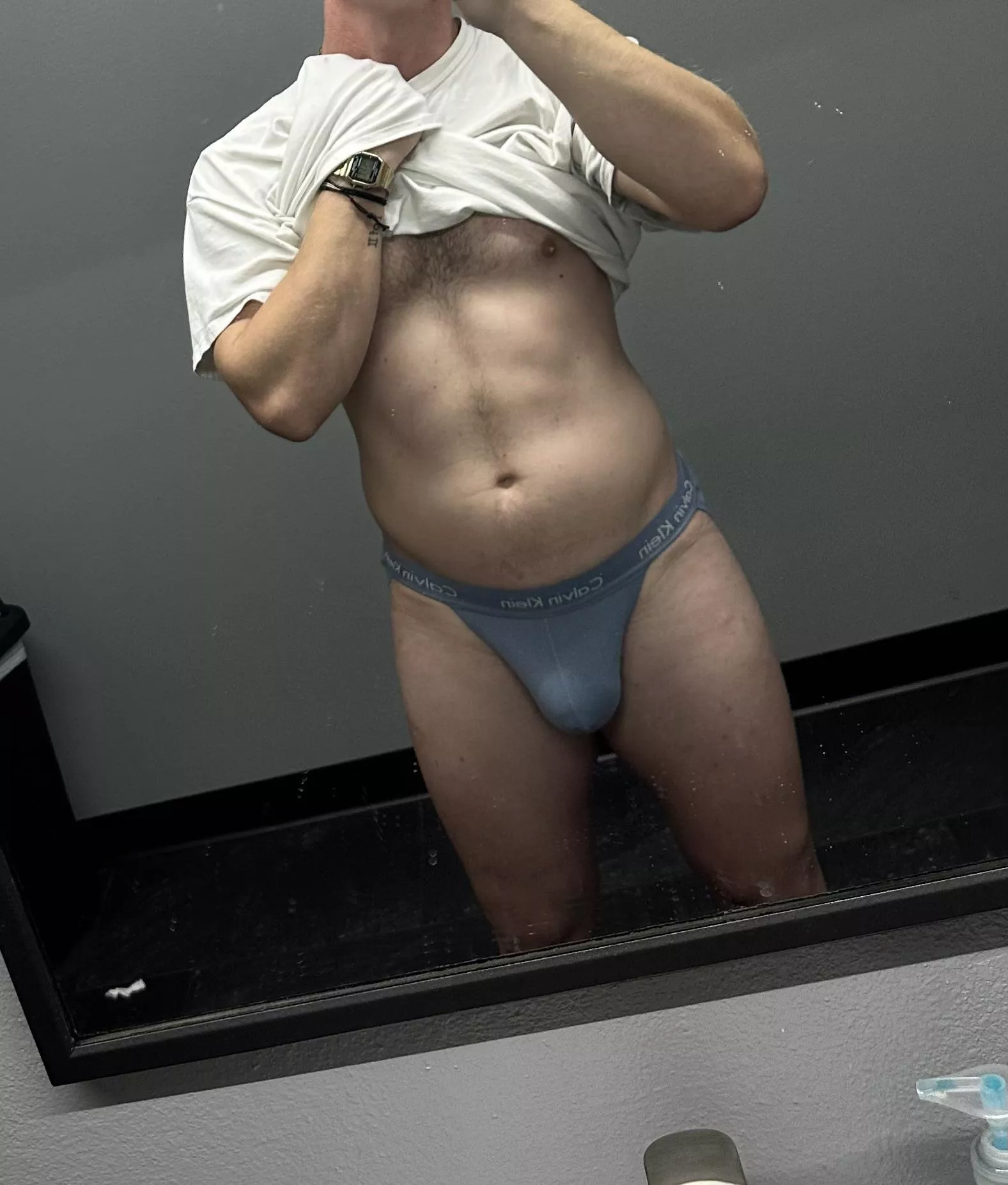 I seriously need a gym bro. 