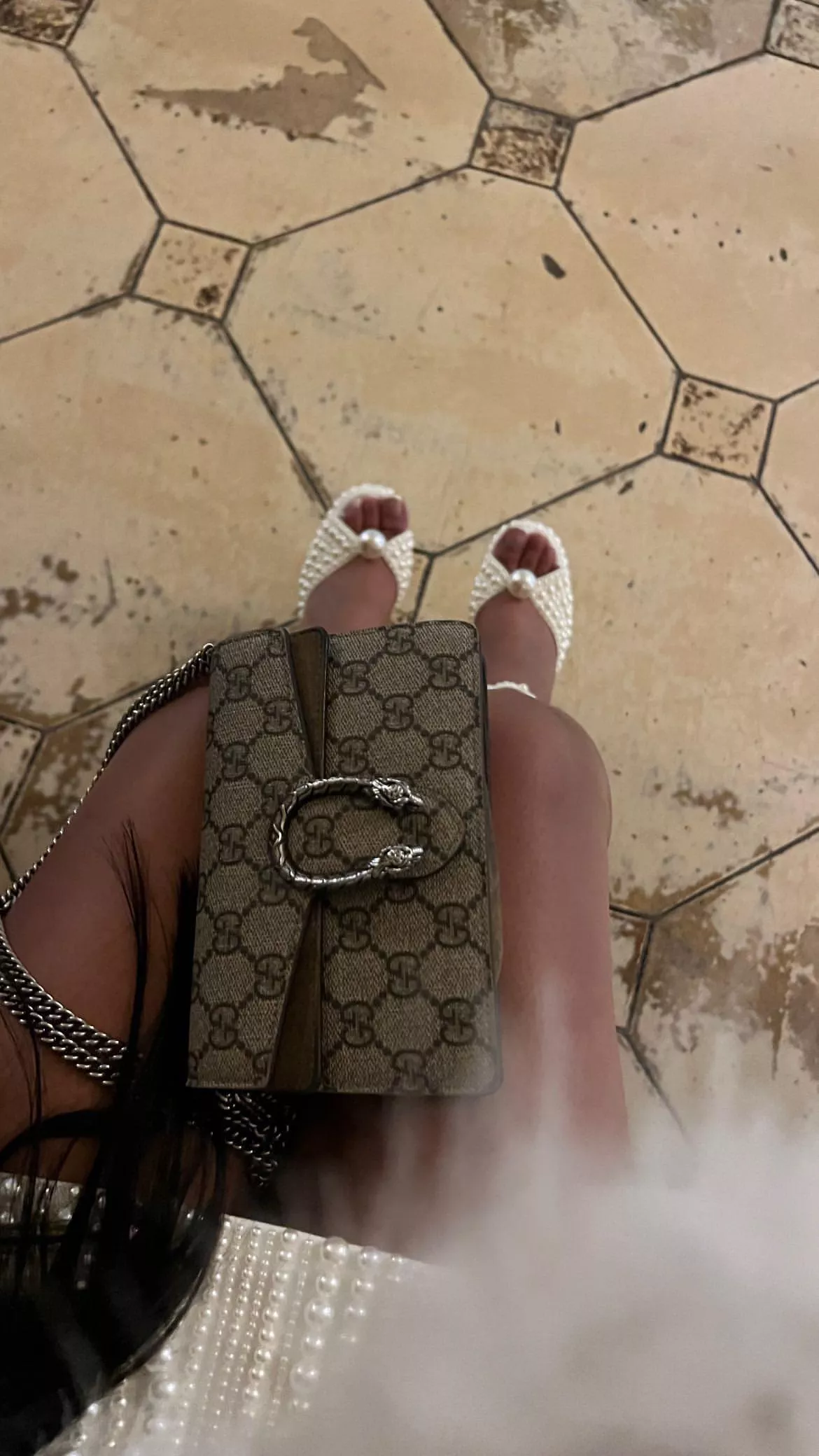 If you sniffed your screen go send white losers🤍