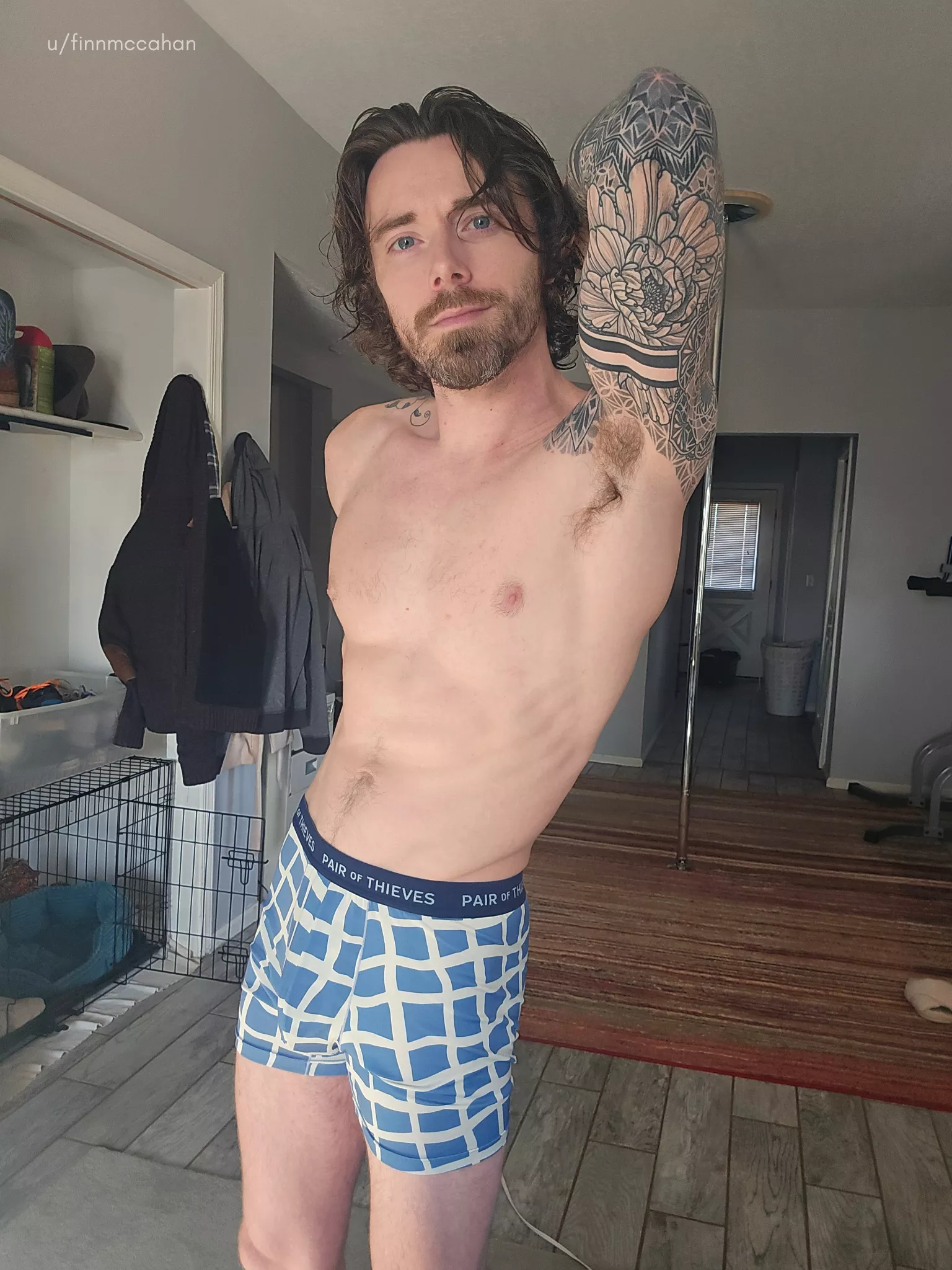 It's bright and early, time to workout 