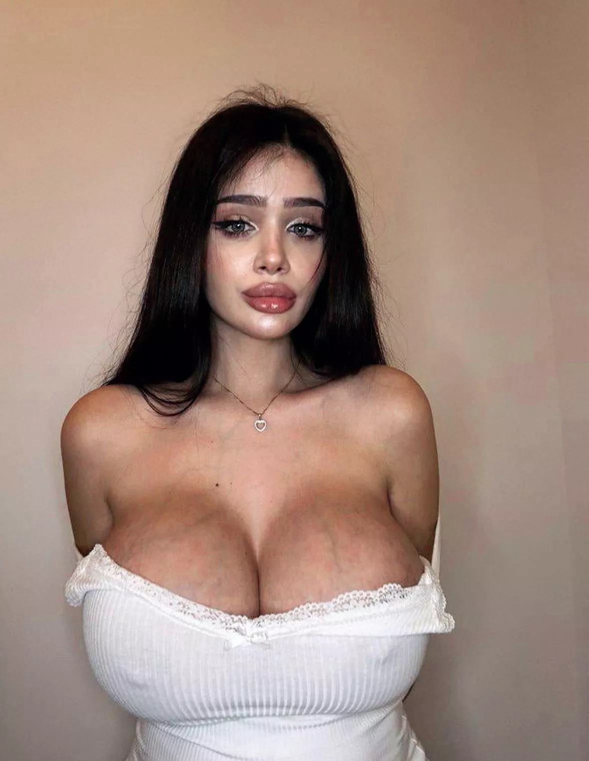 ive always wanted to be titty fucked but white bois can’t handle it… can u help please 😫
