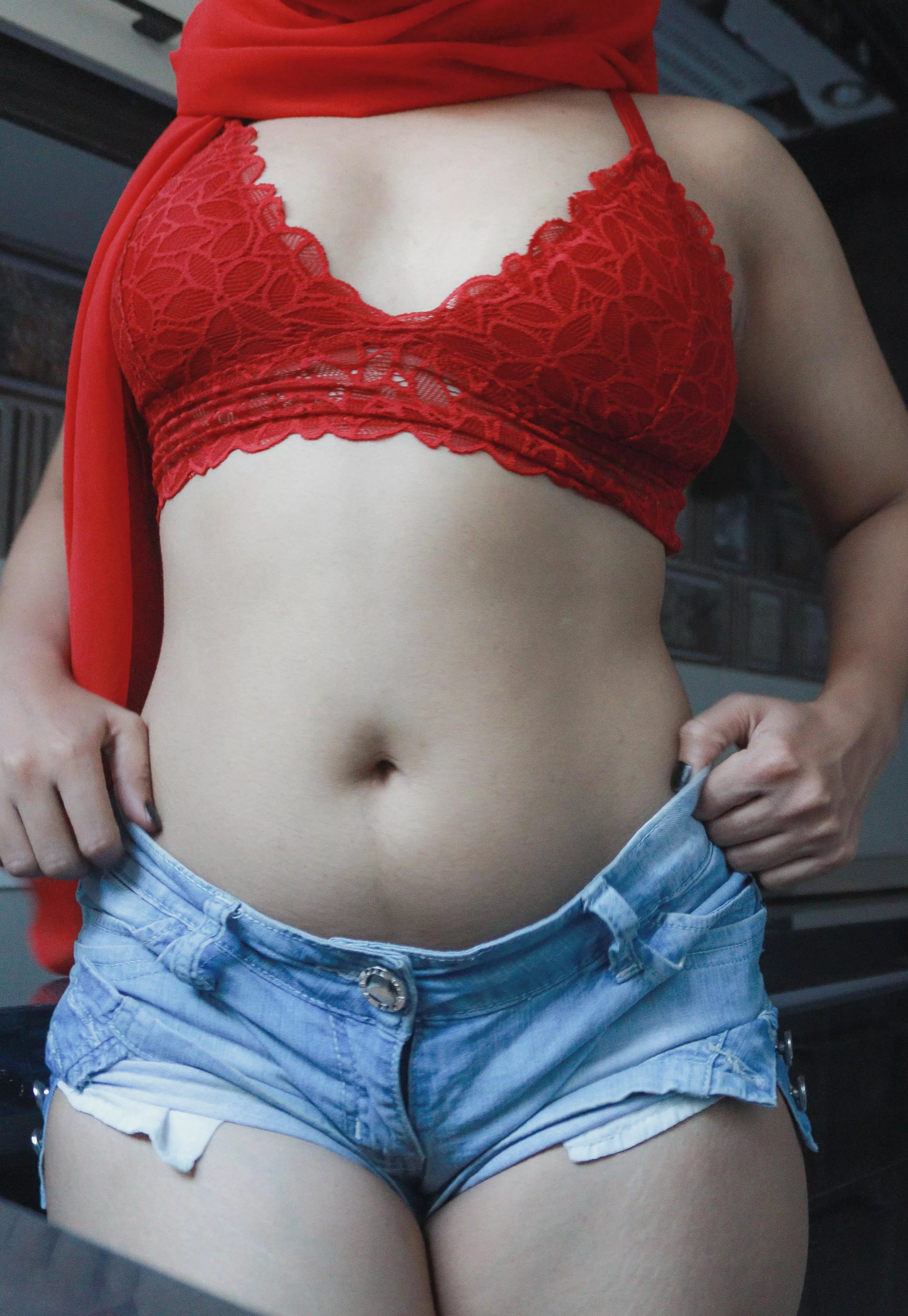 i've been practicing my seduction skills on my mirror image and i'm getting pretty good