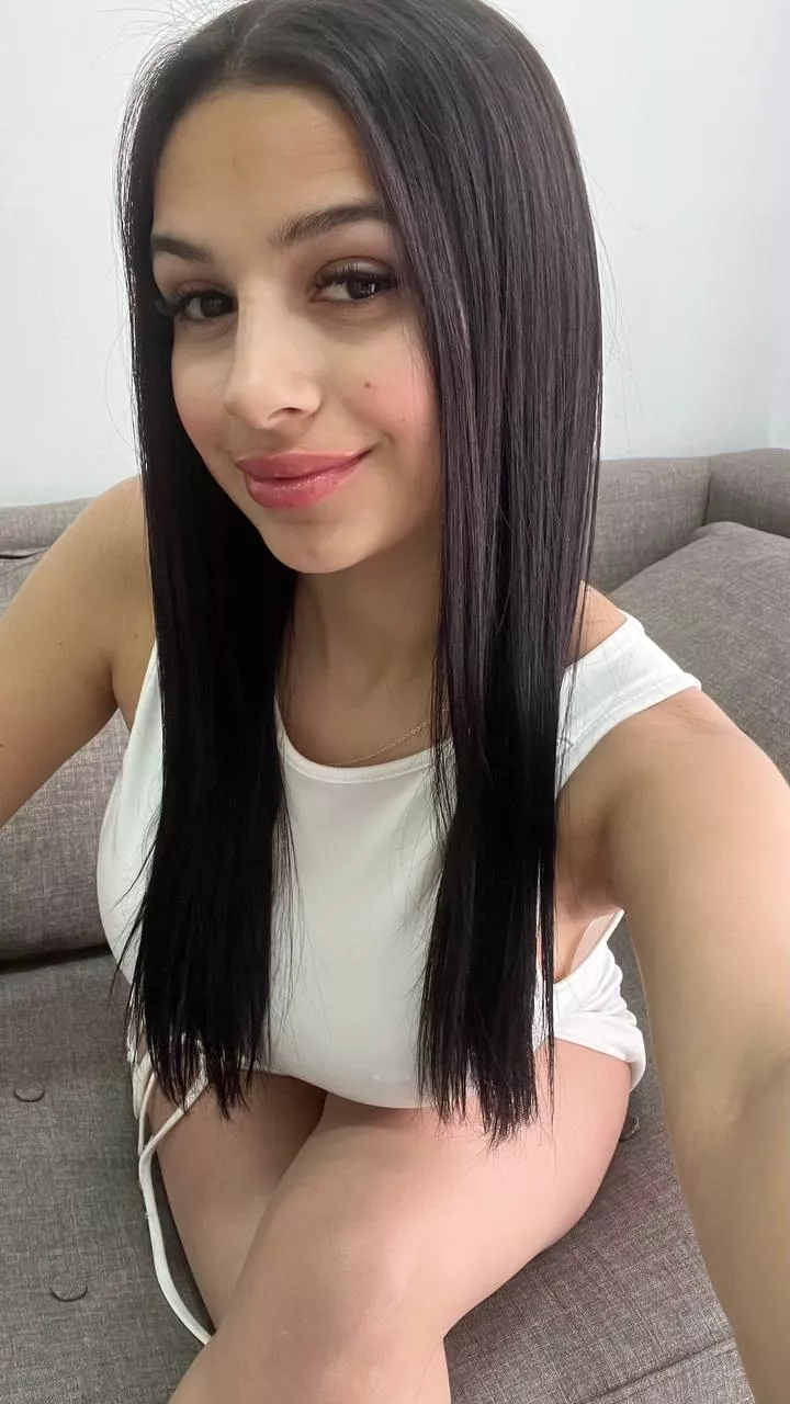 Just let me take a selfie then I give you some heads babe