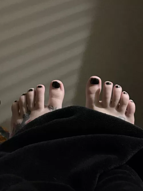 🌀 just toes for you 🌀