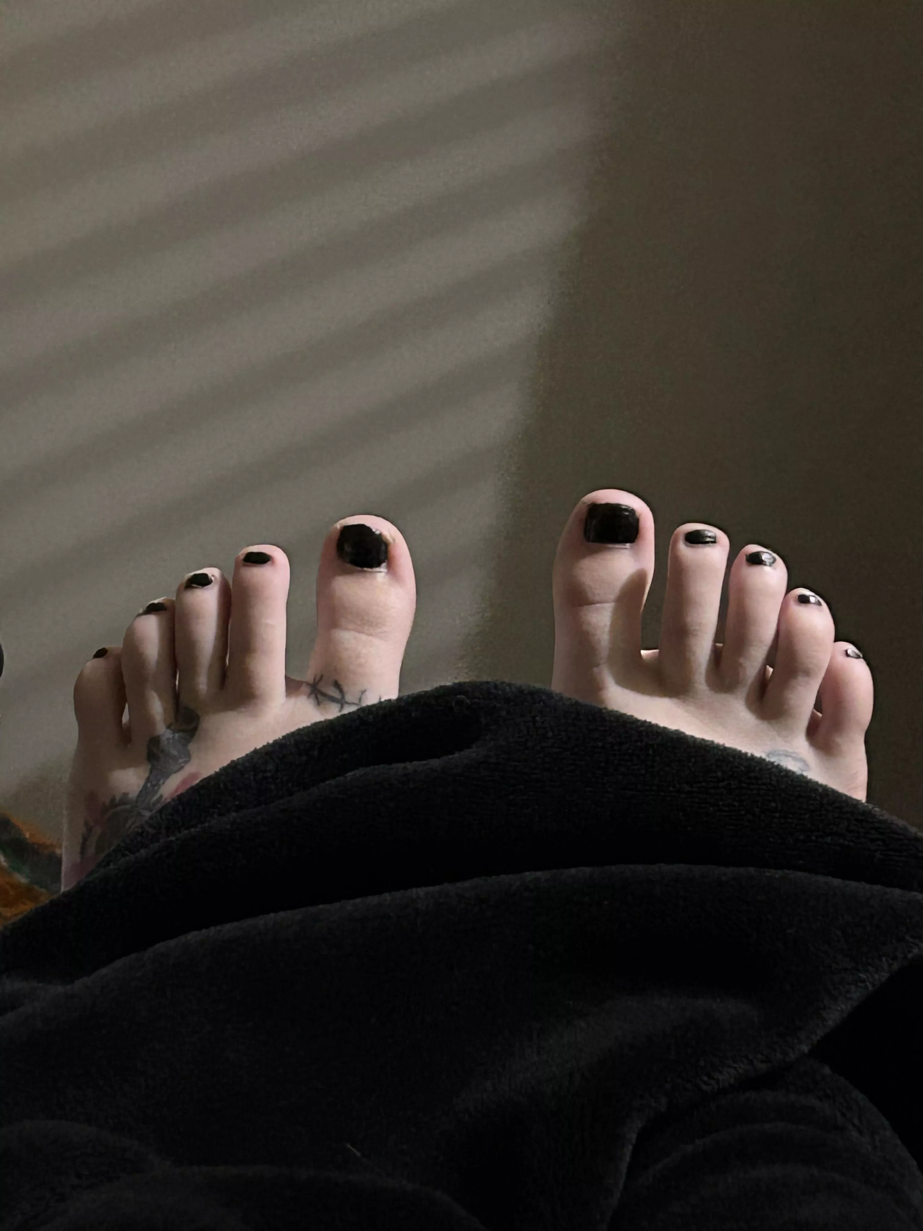 🌀 just toes for you 🌀