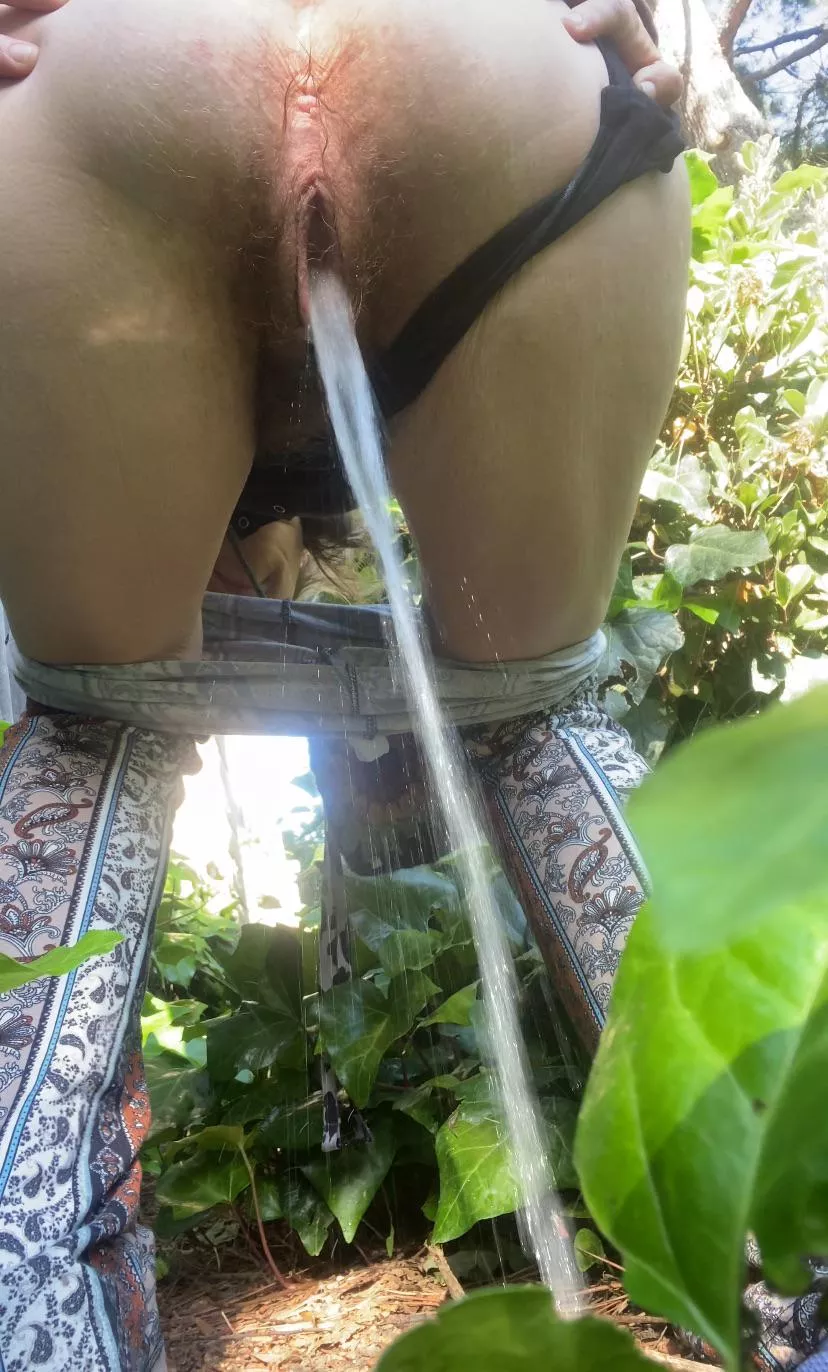 Let me flood you with my pee 