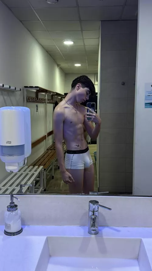 look at that big bulge...