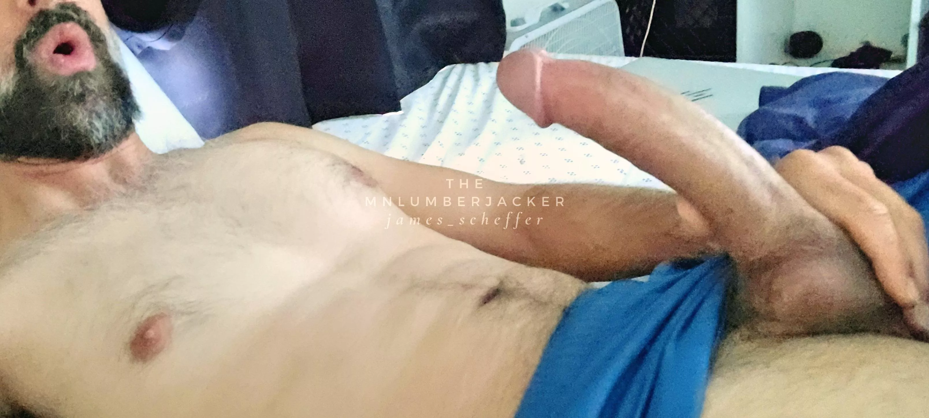 Love showing off this big cock, do you like looking?