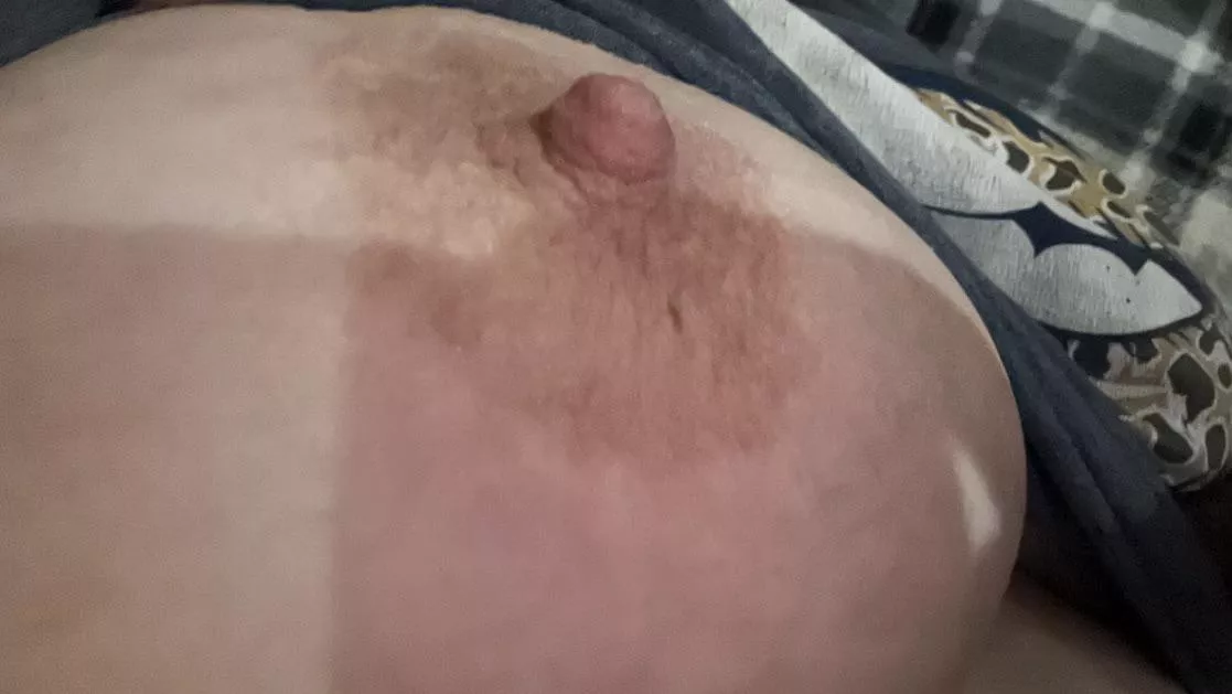 lying on the couch, found myself alone 🤭😇