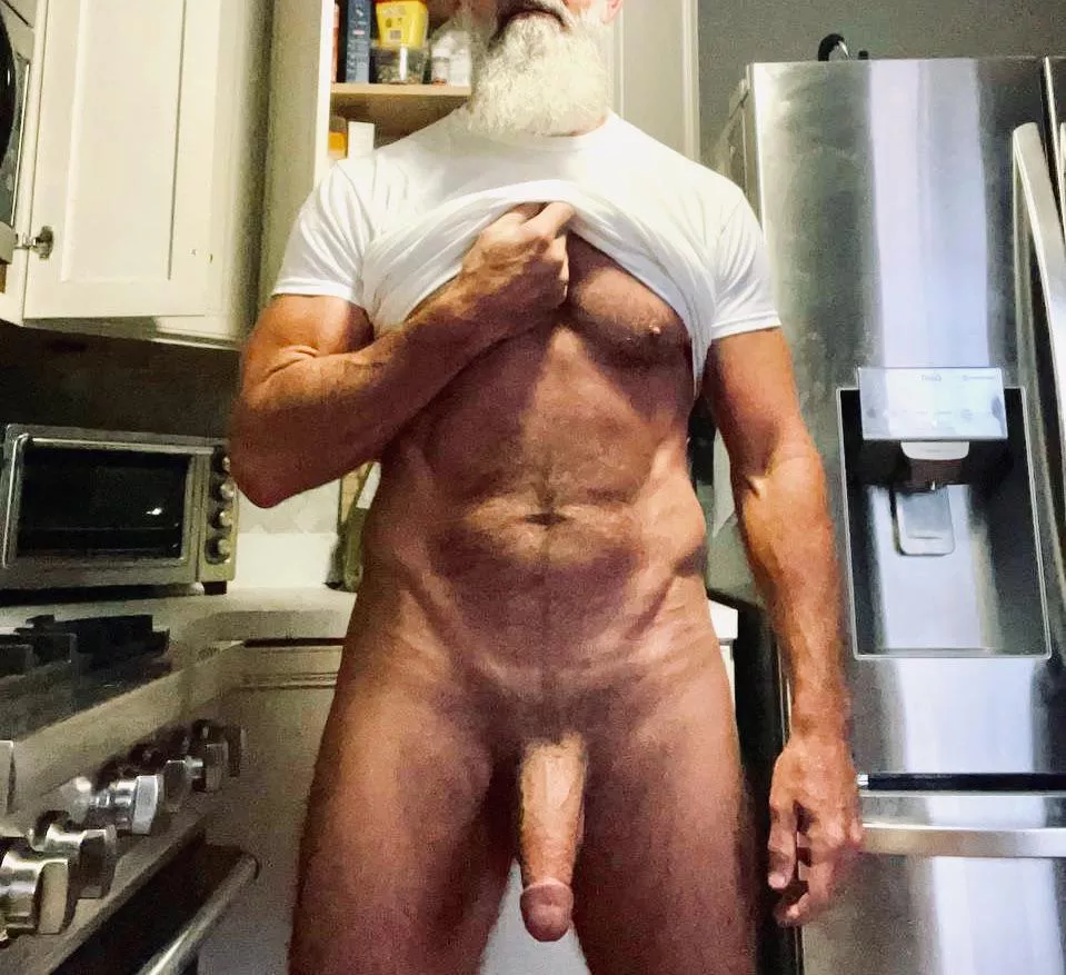 [M4F] Helping this DILF to have fun with someone or couples around NYork, Penn, Delaware and NJersey! 💋