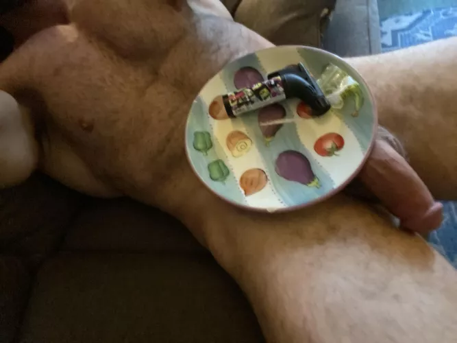 M4F Take a seat and blow some clouds with me Tuesday morning . South Austin 